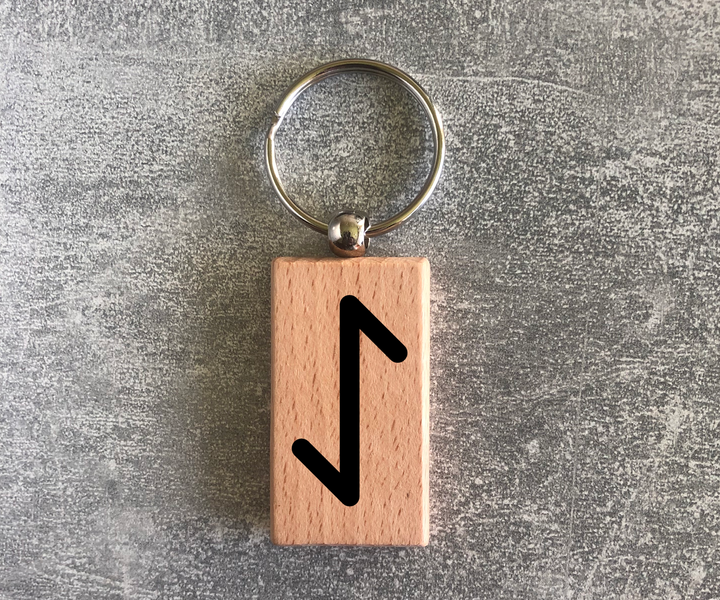 Wooden keychain with the Elder Futhark rune "Eihwaz"